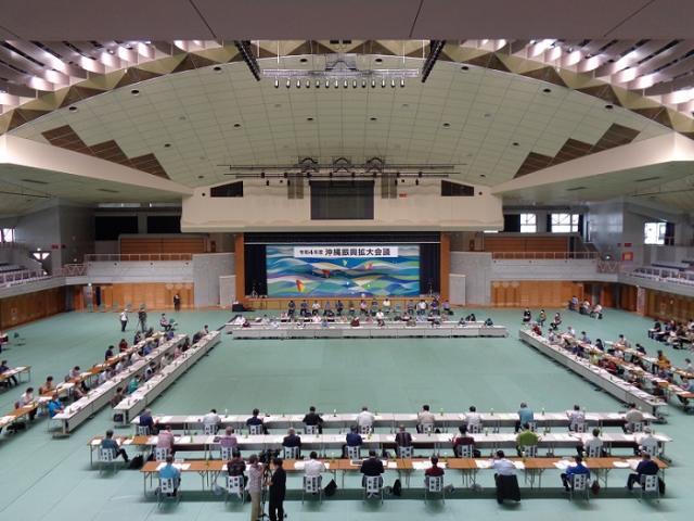 写真：拡大会議の様子