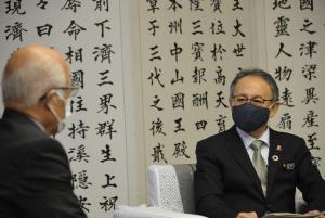 写真：連合会の方と沖縄県知事3