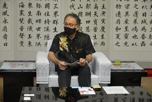 写真:贈呈式の様子2