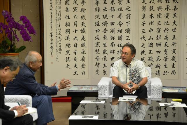 写真:表敬訪問の様子1