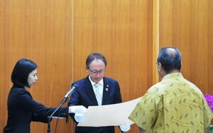 写真:叙勲等伝達式の様子2