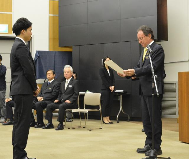 写真:交付式の様子1