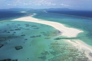 写真：久米島のハテの浜