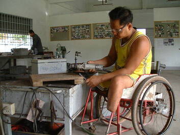 photo:휠체어공장(캄보디아)