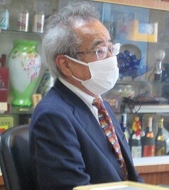 写真:島袋専務