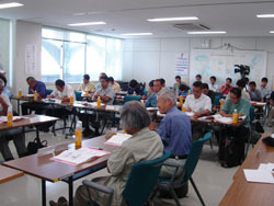 写真：委員会の様子2