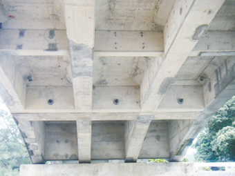 写真：国頭東線の奥橋橋梁補修施工前