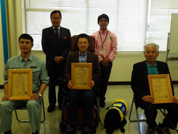 写真:交付式の様子