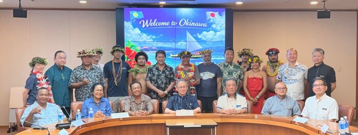 パラオ共和国トミー・レメンゲサウ前大統領とパラオカヌー訪問団の知事表敬